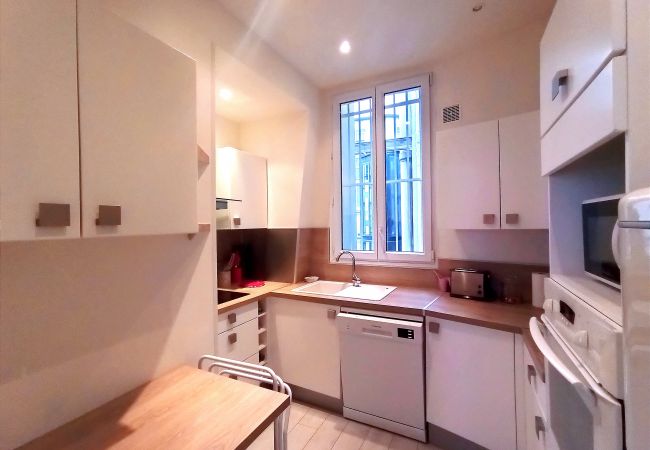 Apartment in Paris - Bd de la Tour Maubourg - Paris 7 - 207036