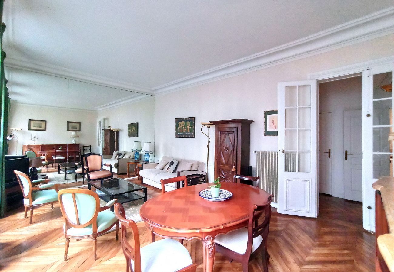 Apartment in Paris - Bd de la Tour Maubourg - Paris 7 - 207036