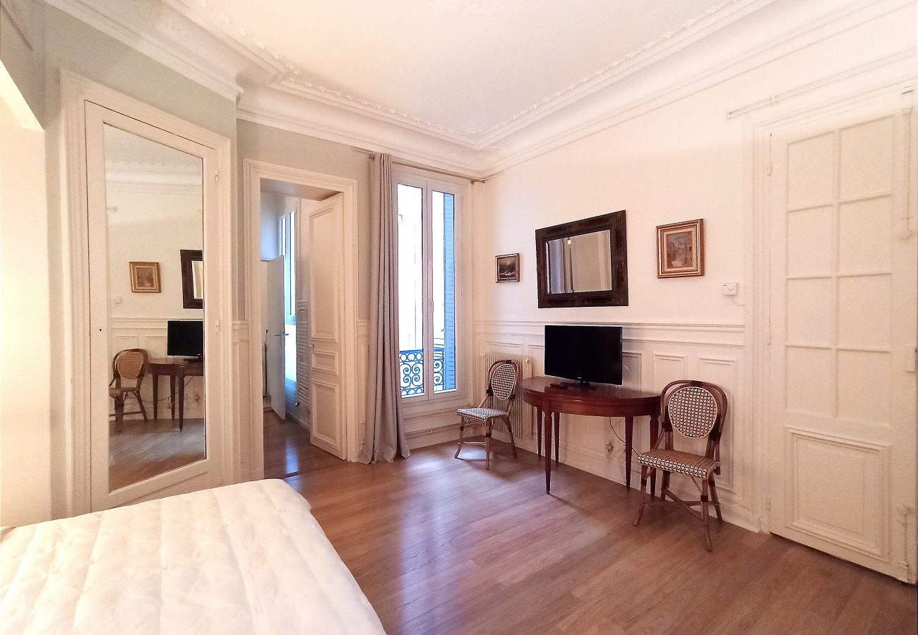 Apartment in Paris - Bd de la Tour Maubourg - Paris 7 - 207036