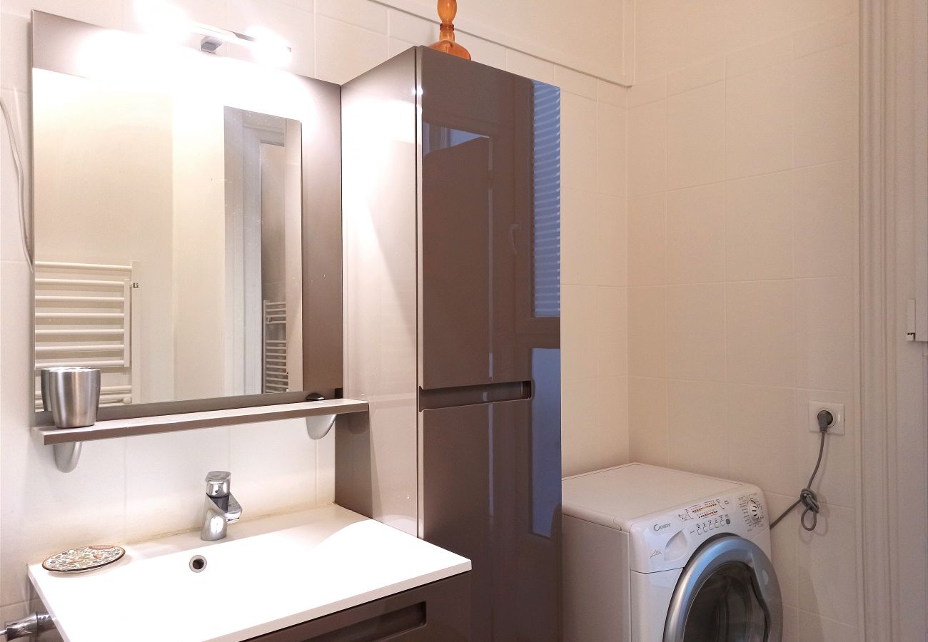 Apartment in Paris - Bd de la Tour Maubourg - Paris 7 - 207036