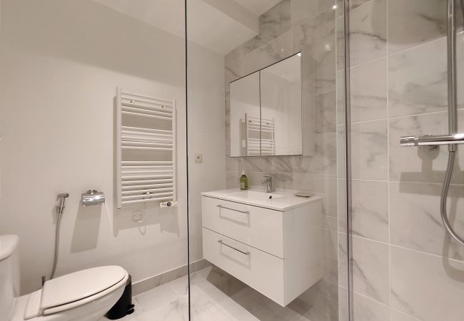Studio in Paris - Rue de Berri - Paris 8 - 108056 Studio in Paris - Rue de Berri - Paris 8 - 108056