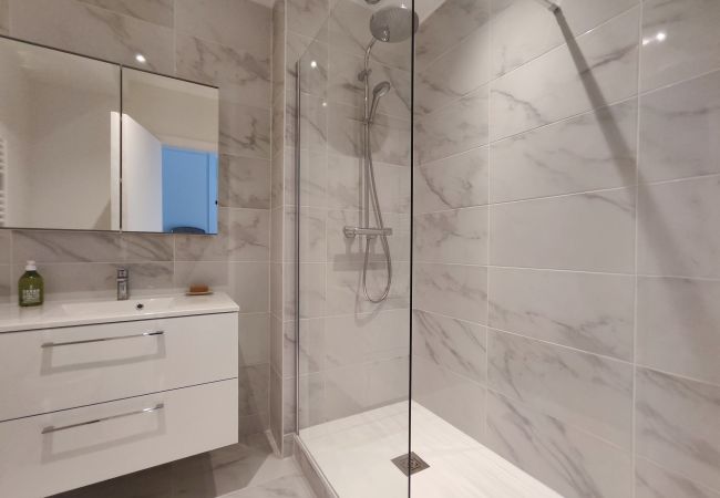 Studio in Paris - Rue de Berri - Paris 8 - 108056 Studio in Paris - Rue de Berri - Paris 8 - 108056