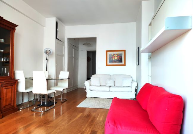 Studio in Paris - Avenue Franklin Roosevelt - Paris 8 - 108079 Studio in Paris - Avenue Franklin Roosevelt - Paris 8 - 108079