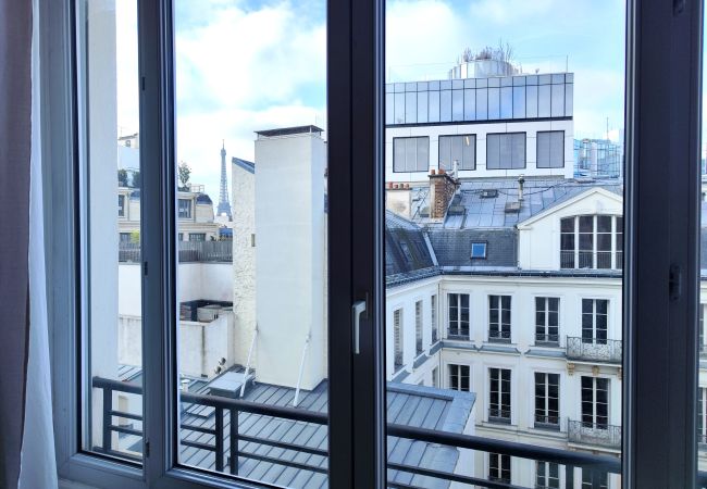 Studio in Paris - Avenue Franklin Roosevelt - Paris 8 - 108079