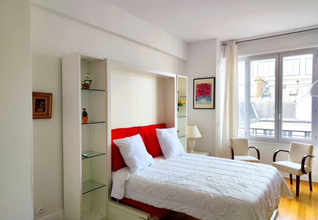 Studio in Paris - Avenue Franklin Roosevelt - Paris 8 - 108079