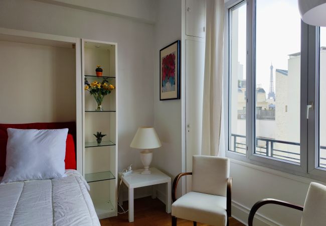 Studio in Paris - Avenue Franklin Roosevelt - Paris 8 - 108079