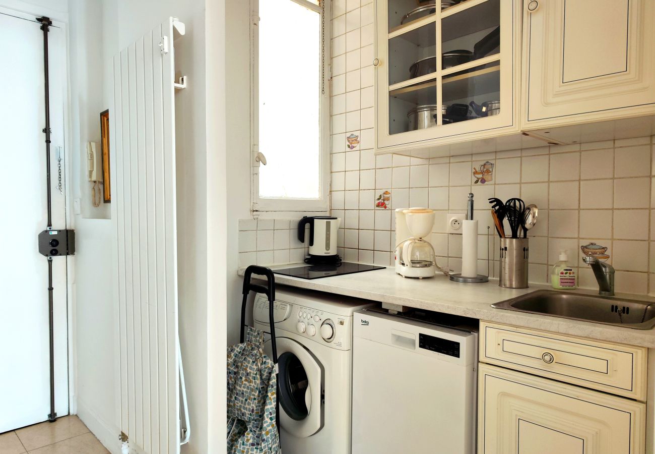 Studio in Paris - Avenue Franklin Roosevelt - Paris 8 - 108079