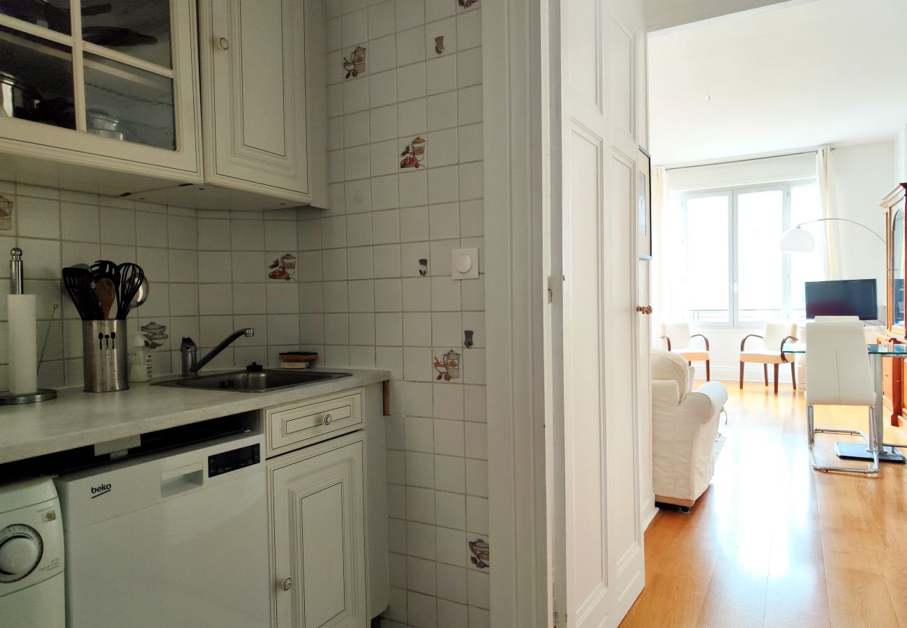Studio in Paris - Avenue Franklin Roosevelt - Paris 8 - 108079