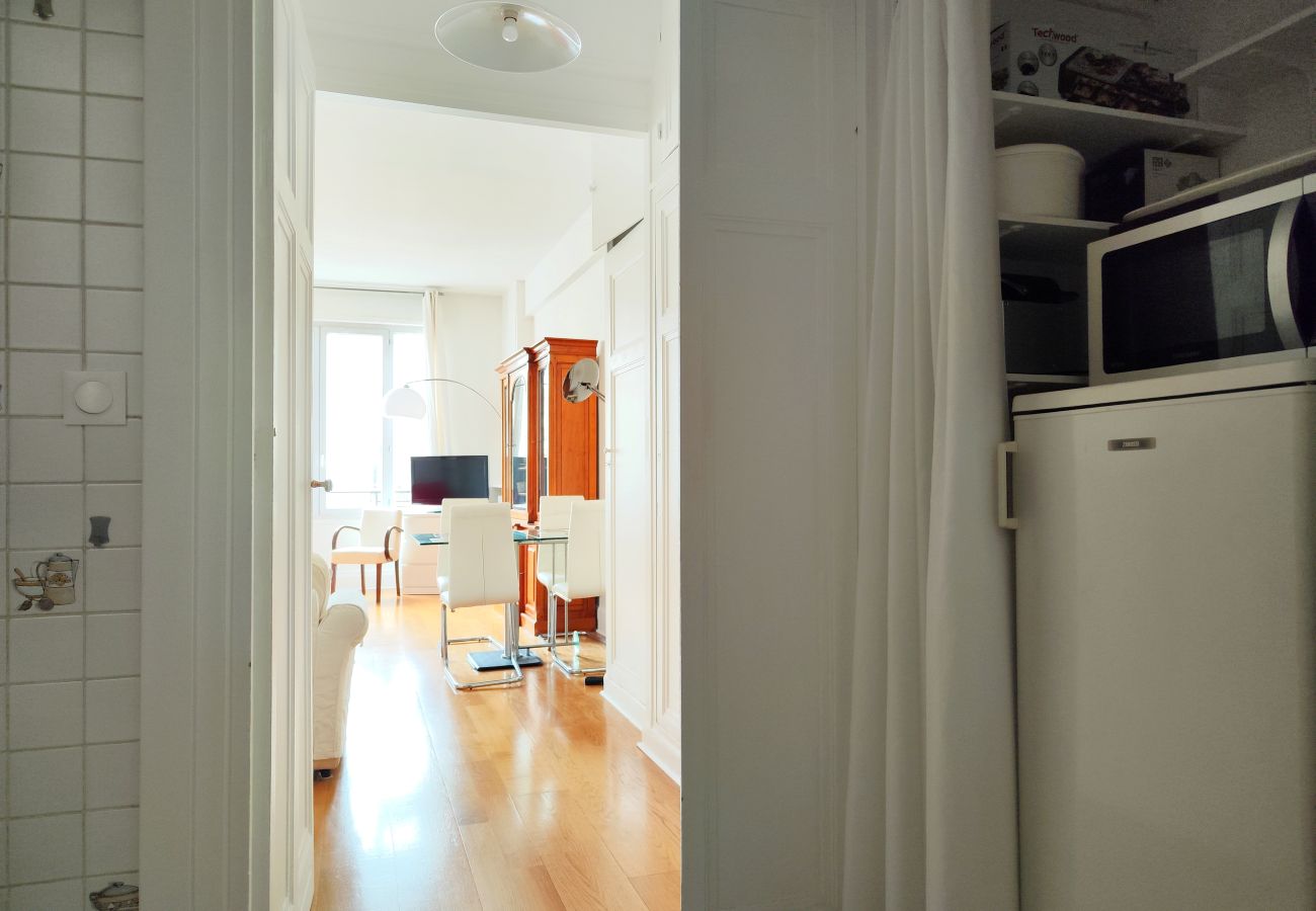 Studio in Paris - Avenue Franklin Roosevelt - Paris 8 - 108079