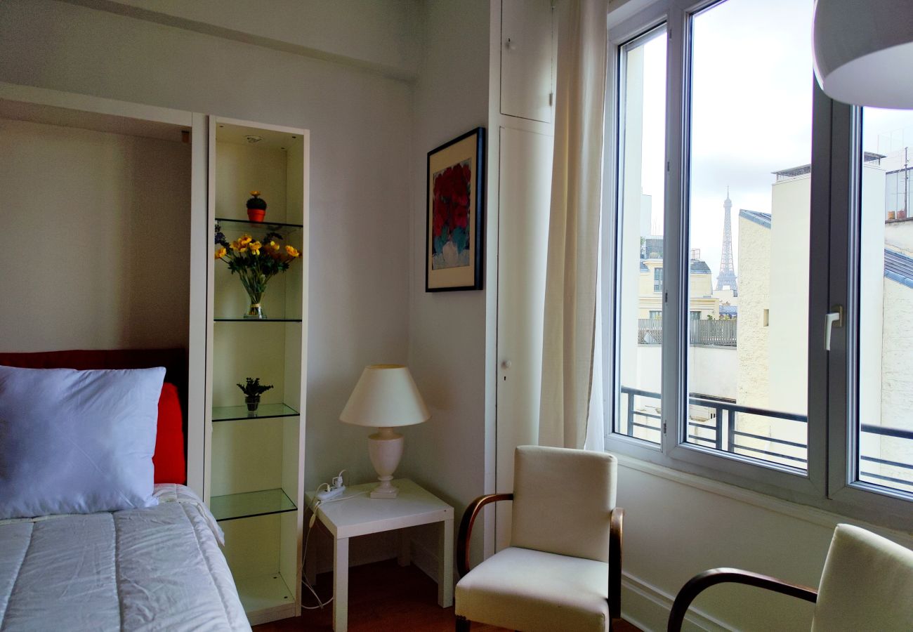 Studio in Paris - Avenue Franklin Roosevelt - Paris 8 - 108079