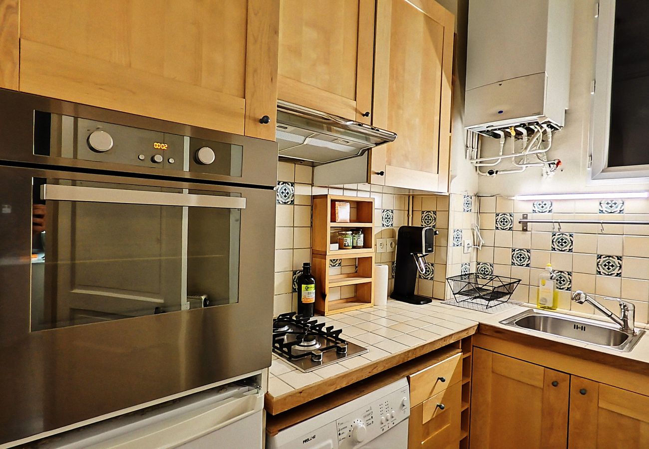 Apartment in Paris - Rue Quentin-Bauchart - Paris 8 - 208075