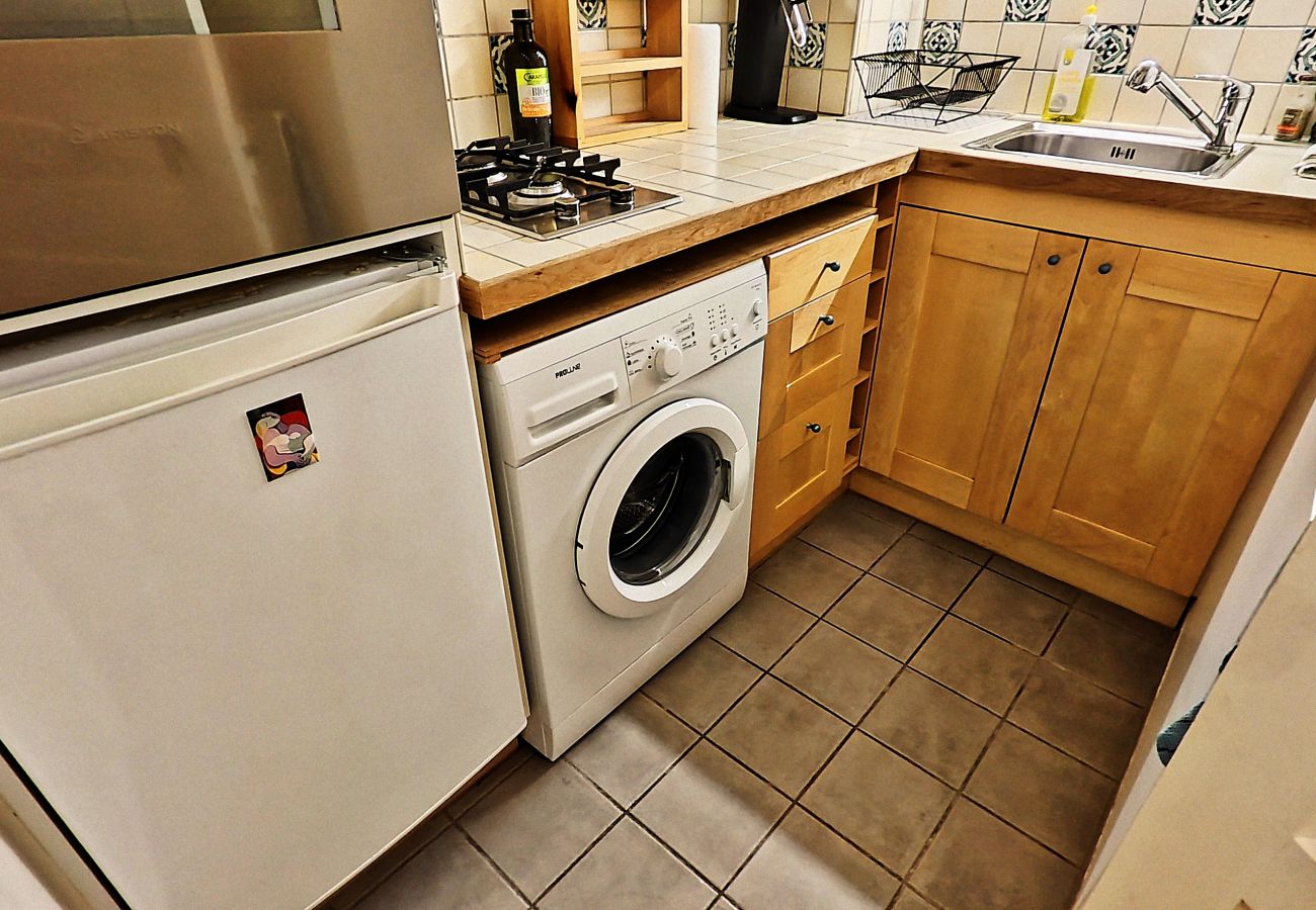 Apartment in Paris - Rue Quentin-Bauchart - Paris 8 - 208075