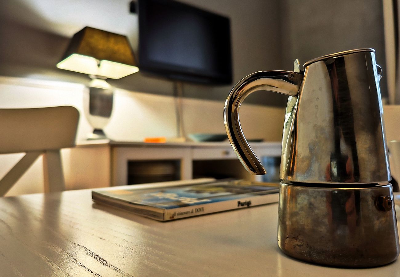 Apartment in Paris - Rue Quentin-Bauchart - Paris 8 - 208075