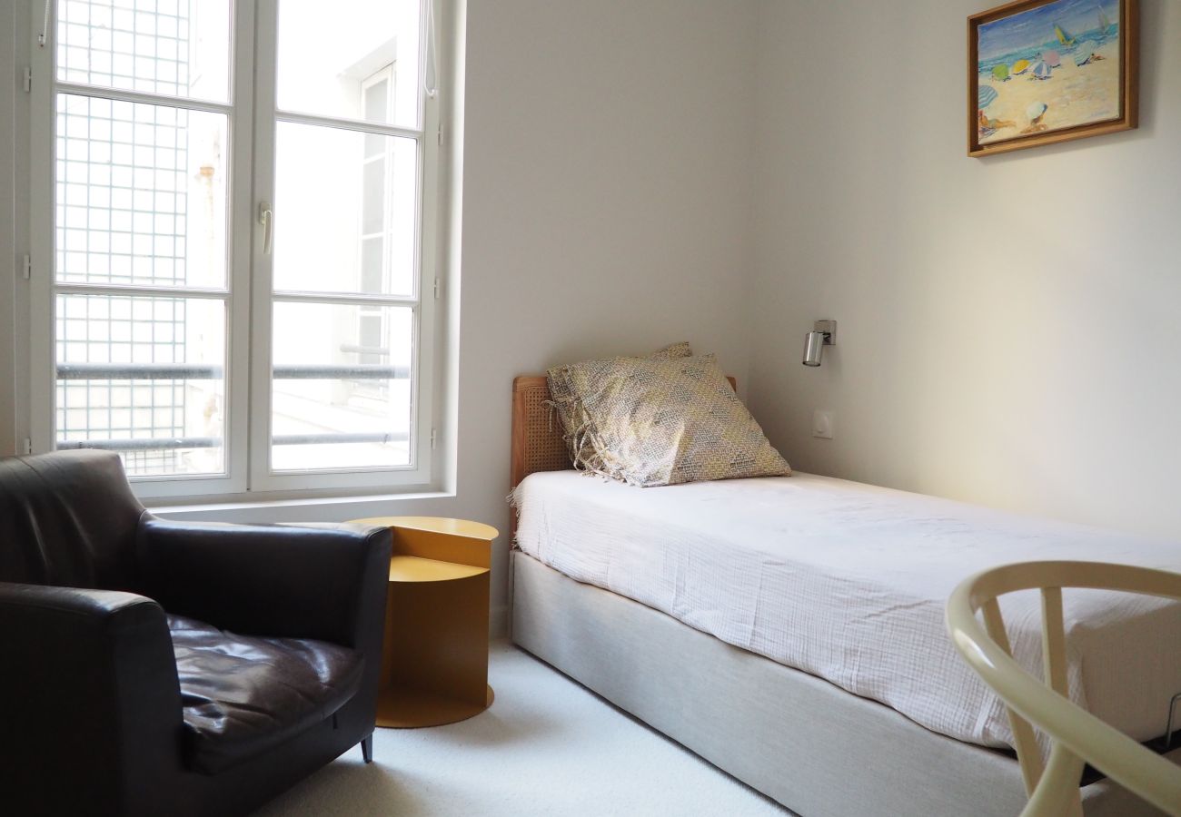 Apartment in Paris - Rue Jean Mermoz - Paris 8 - 308061