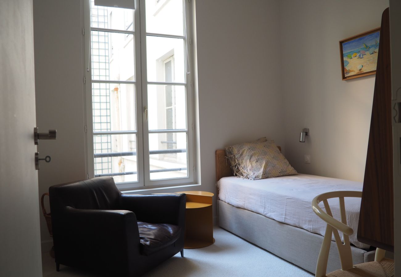 Apartment in Paris - Rue Jean Mermoz - Paris 8 - 308061